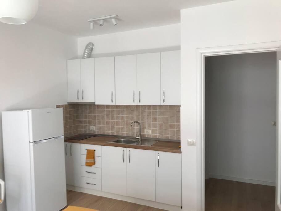 Near The Sea Apartment Golem  Ngoại thất bức ảnh
